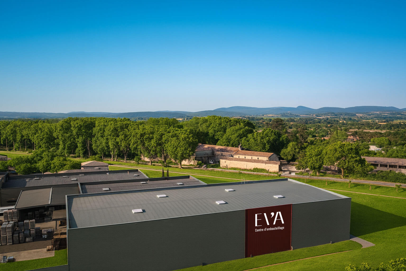 Eva Centre d'embouteillage au Pouget.