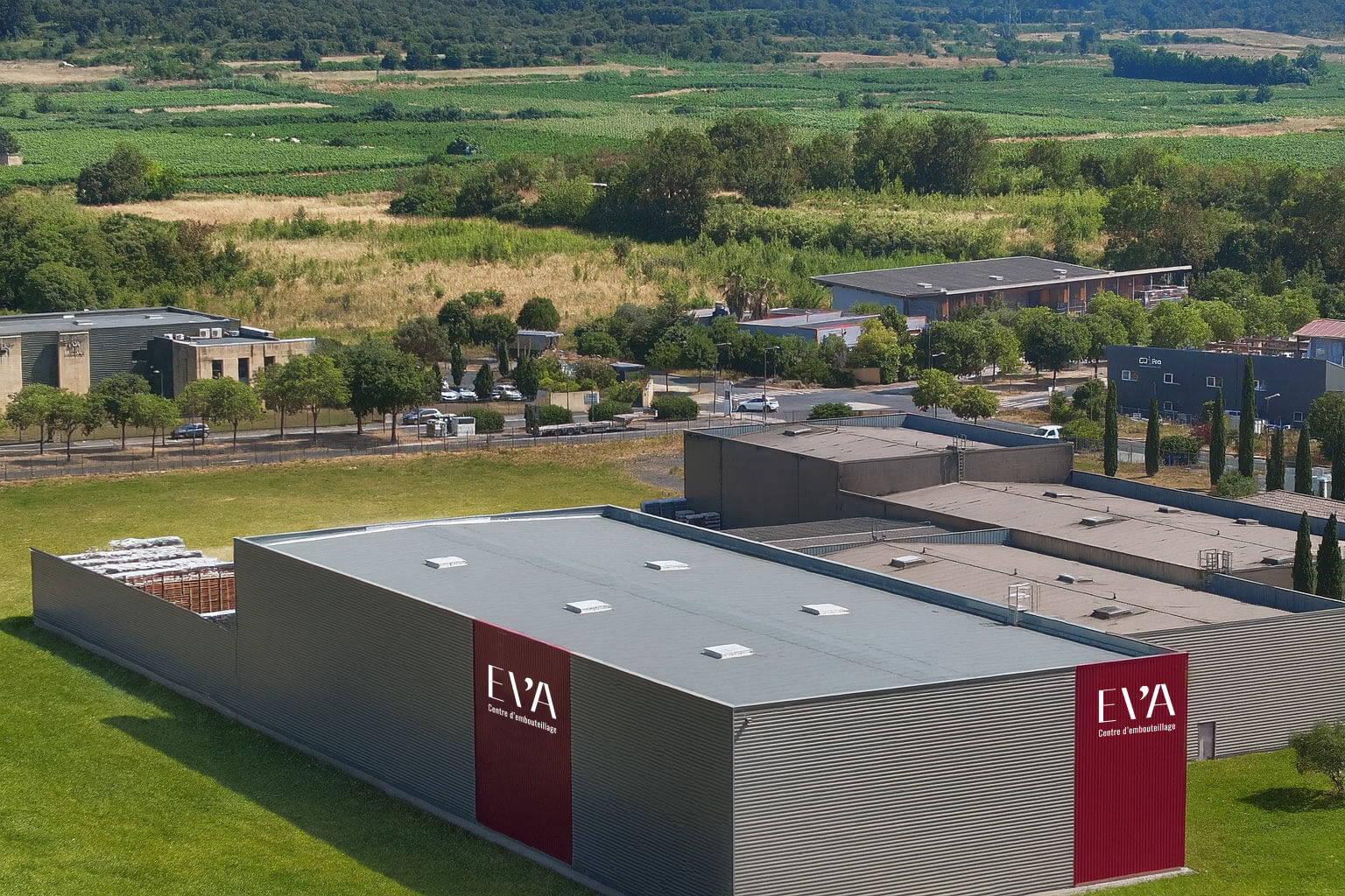 Eva Centre d'embouteillage au Pouget.